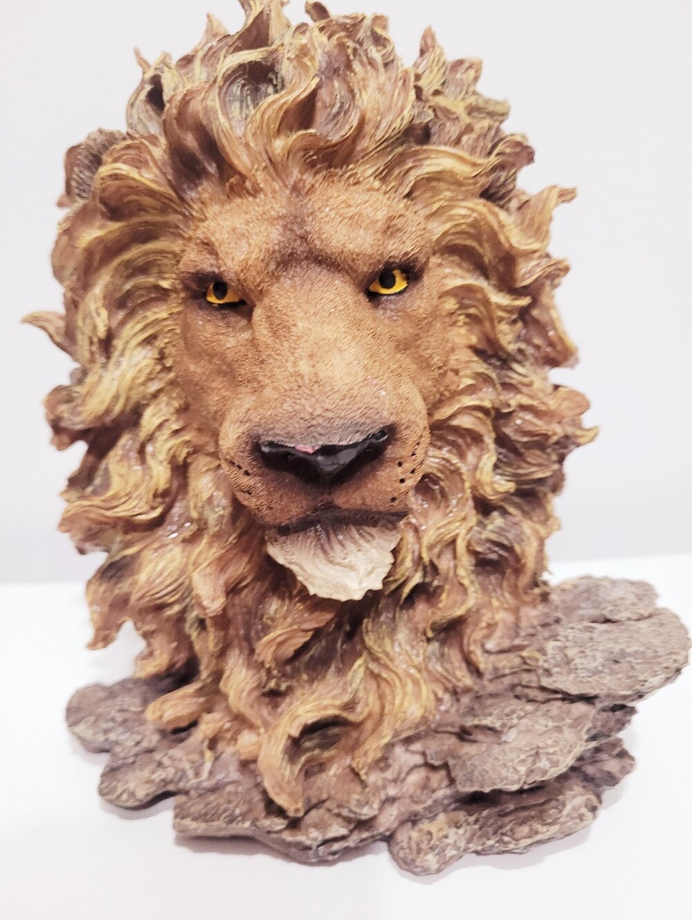 Majestic Lion Bust Sculpture Resin Wildlife Figurine Tabletop Home Decor 8.5"